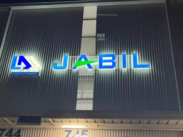 Signage 3D premium para fachada comercial