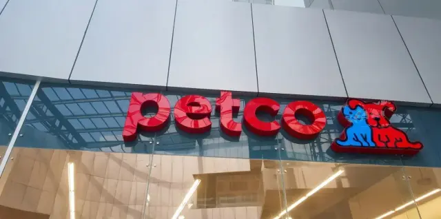 Anuncio luminoso para negocio con punto de venta